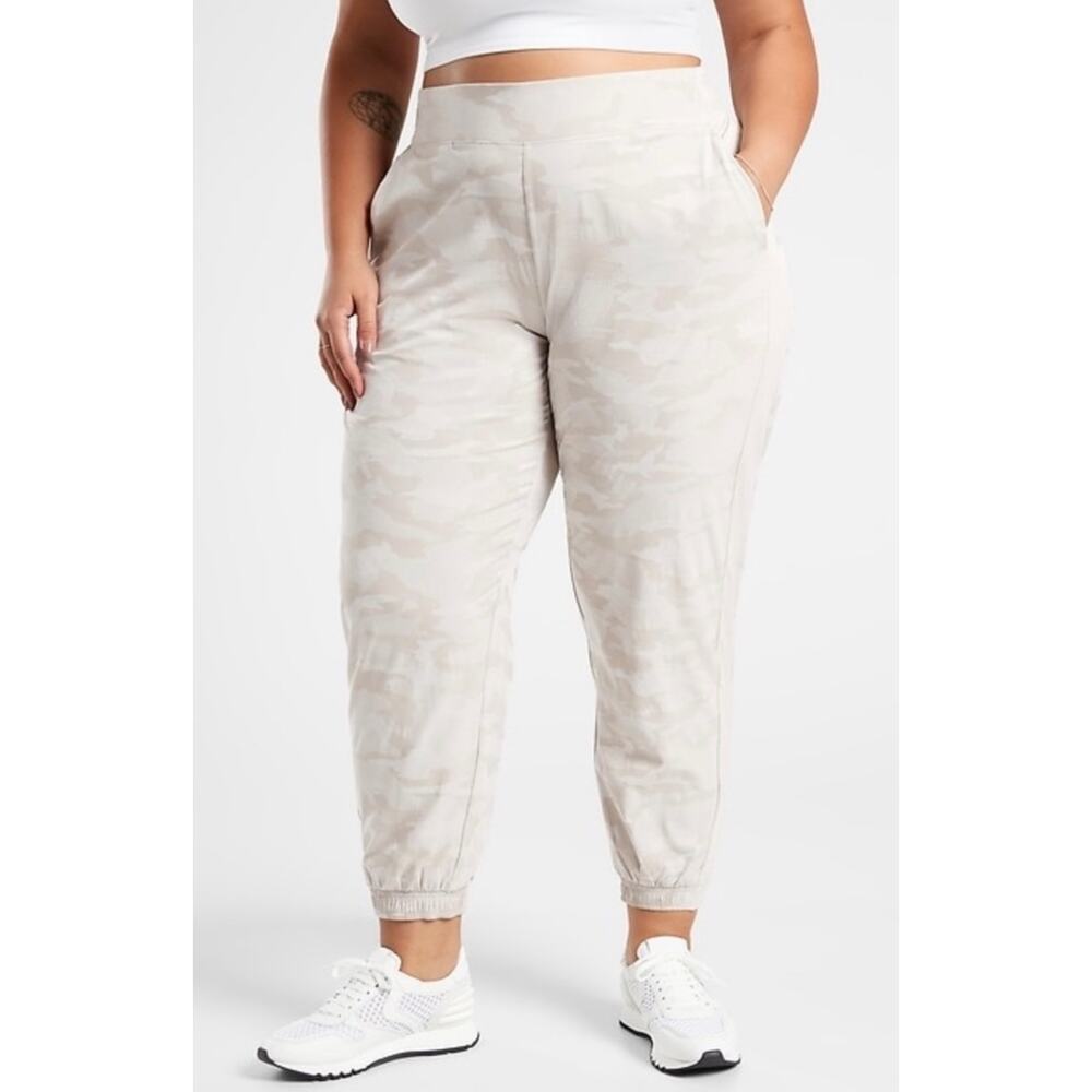 NEW Athleta Brooklyn Camo Jogger Sz 26 Camouflage Casual Athleisure Cream Beige